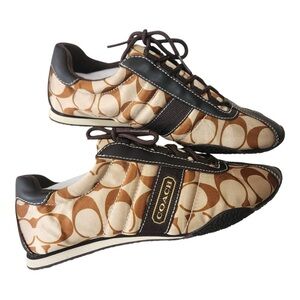 COACH , size 6